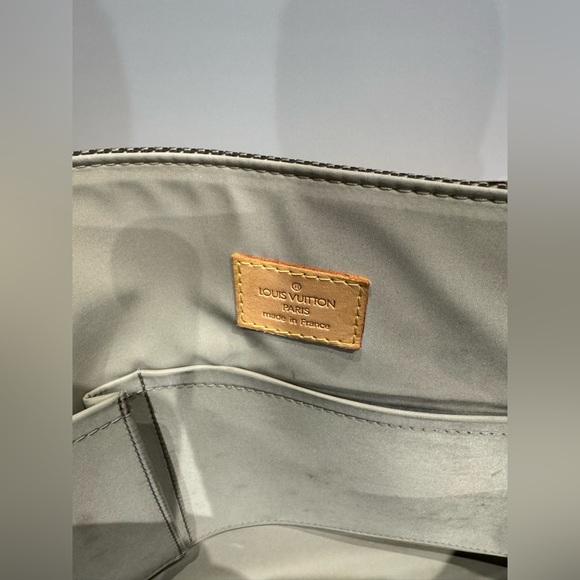 Louis Vuitton Damier Geant Messenger Bag - Picture 3 of 11